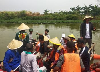 Peduli Dengan Pencemaran Kali, Kadin Kabupaten Bekasi Bersama Elemen Pencinta Lingkungan Hidup Susuri Kali Ciherang