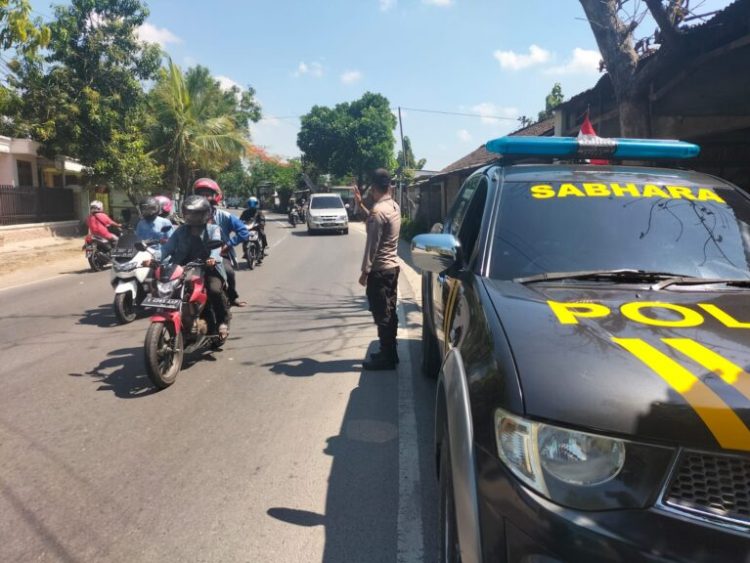 Polsek Trucuk Polres Bojonegoro,  Patroli Siang Hari Mengurangi Tindak Kejahatan