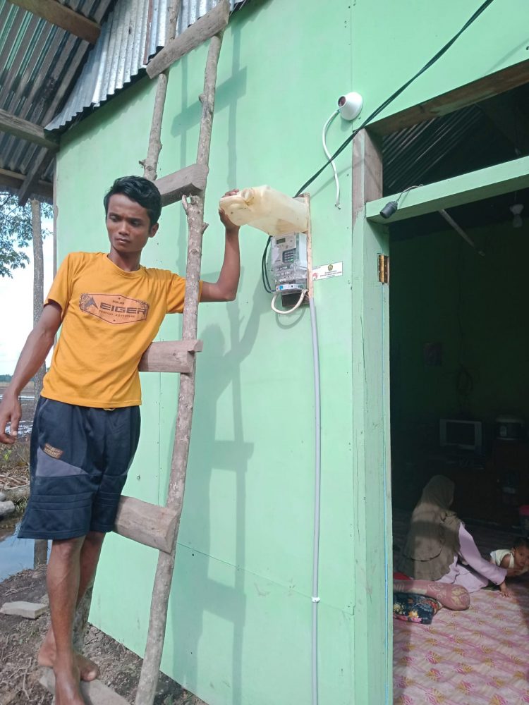Ada Pungli di Program Bantuan Pasang Baru Listrik (BPBL) PT.Persero di Desa Upang Kcamatan Air Salek Kabupaten Banyuasin