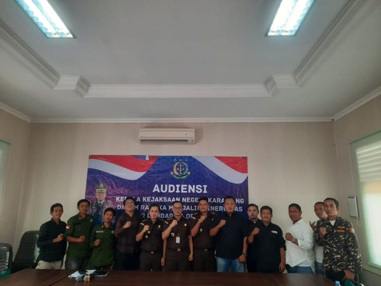 LBH Arya Mandalika Geruduk Kantor Kejari Kabupaten Karawang, Ada Apa?